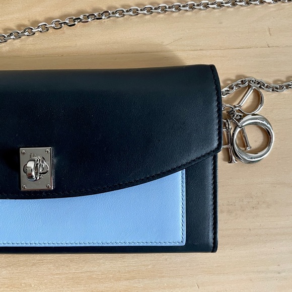 CHRISTIAN DIOR LEATHER TURNLOCK WALLET CROSSBODY - Picture 2 of 6